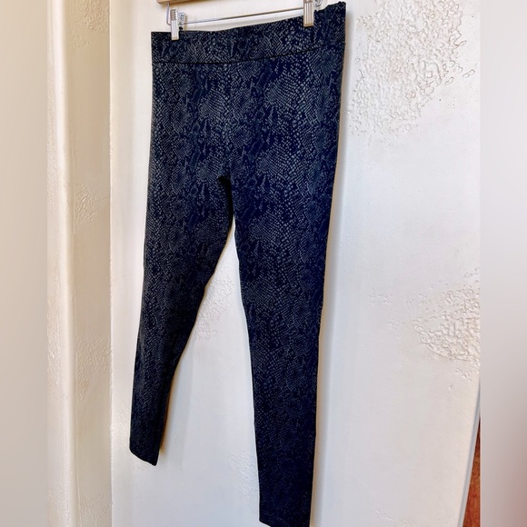 Matty M Ladies Snake Print Leggings - Picture 6 of 8